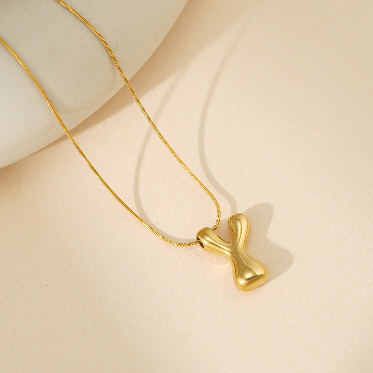 English Letter Temperament Simple Niche Necklace