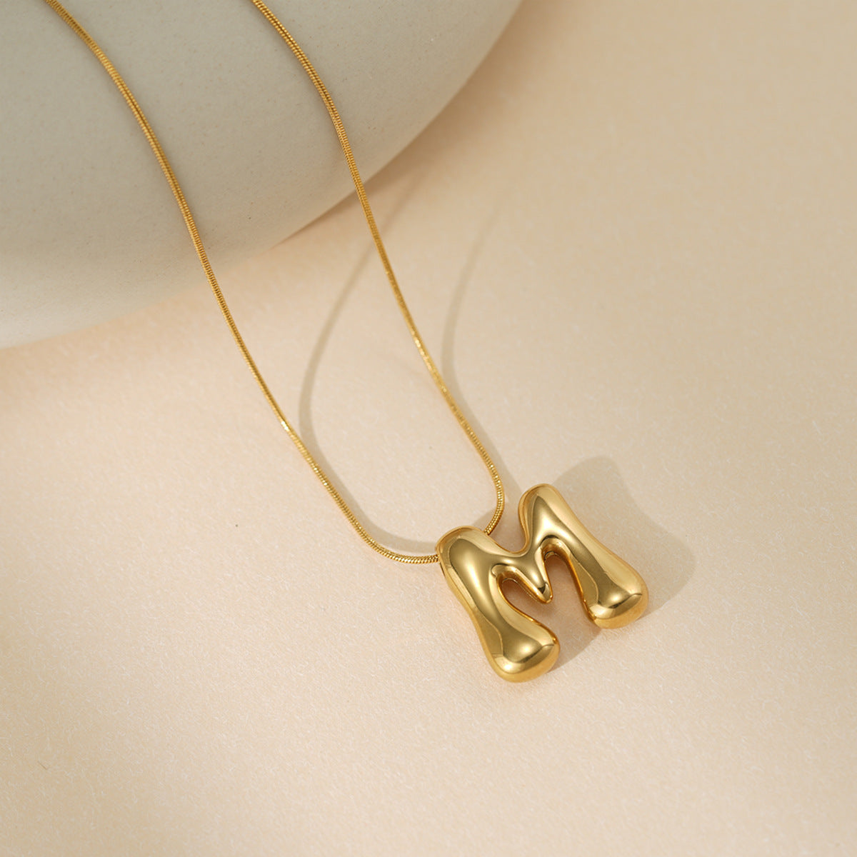 English Letter Temperament Simple Niche Necklace