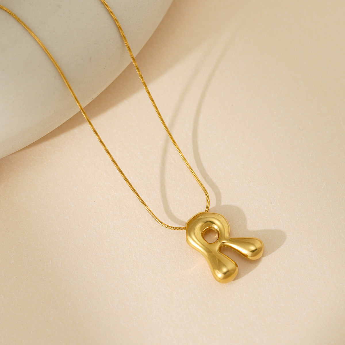 English Letter Temperament Simple Niche Necklace