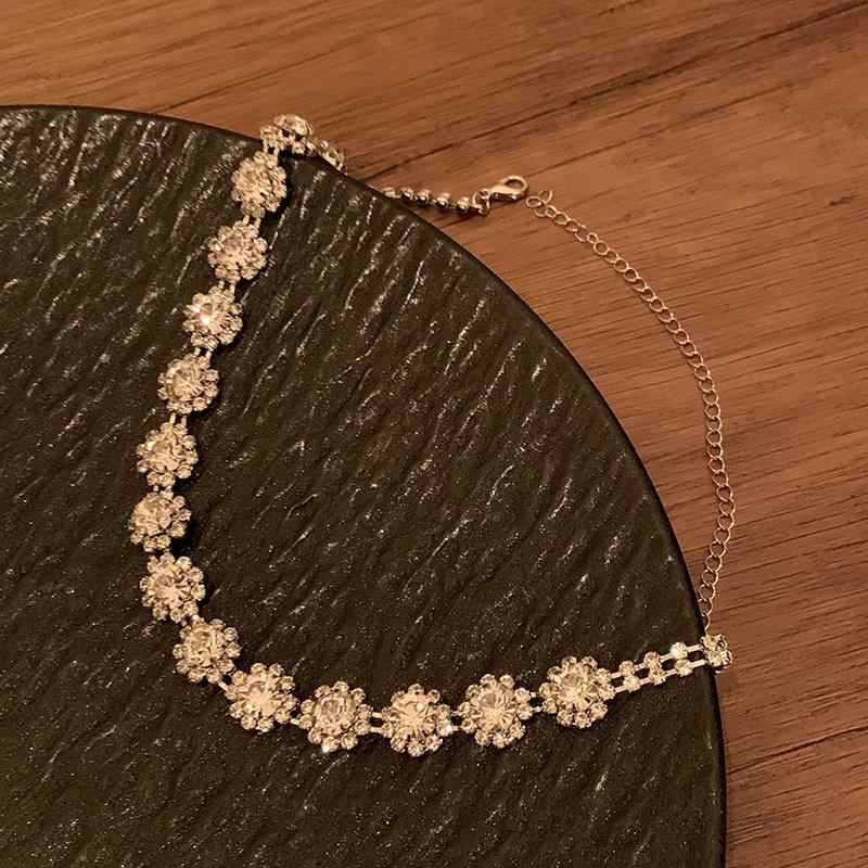 Full-diamond Niche Zircon Clavicle Chain Versatile Collar-style  Necklace