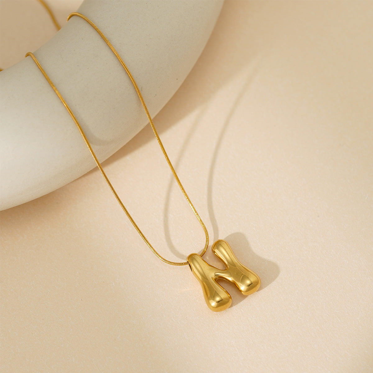 English Letter Temperament Simple Niche Necklace