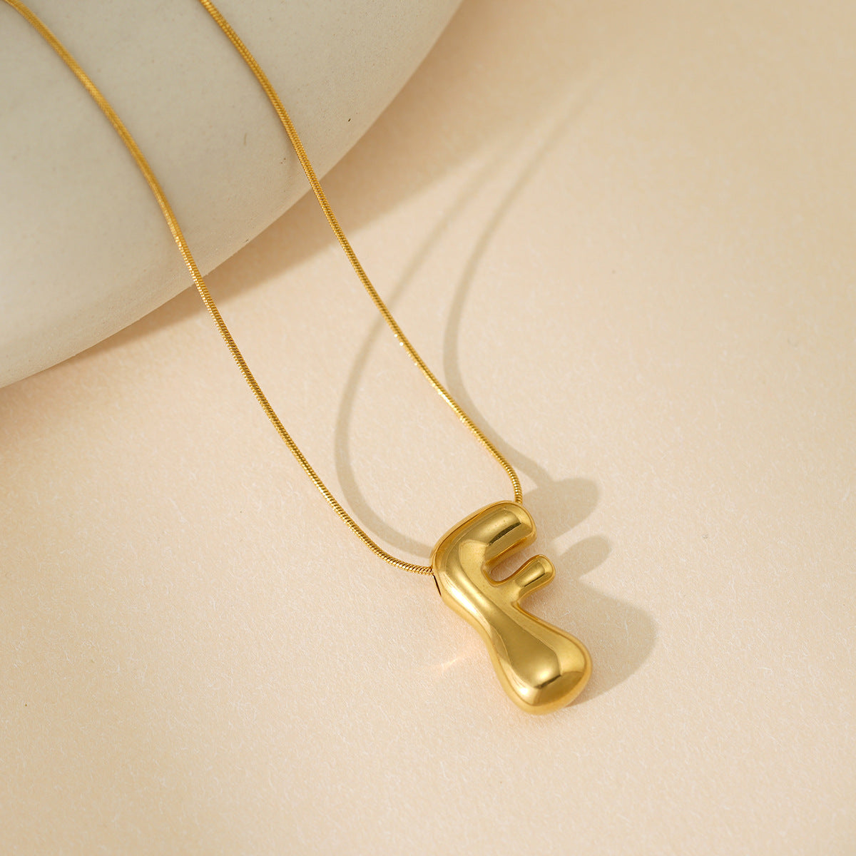 English Letter Temperament Simple Niche Necklace