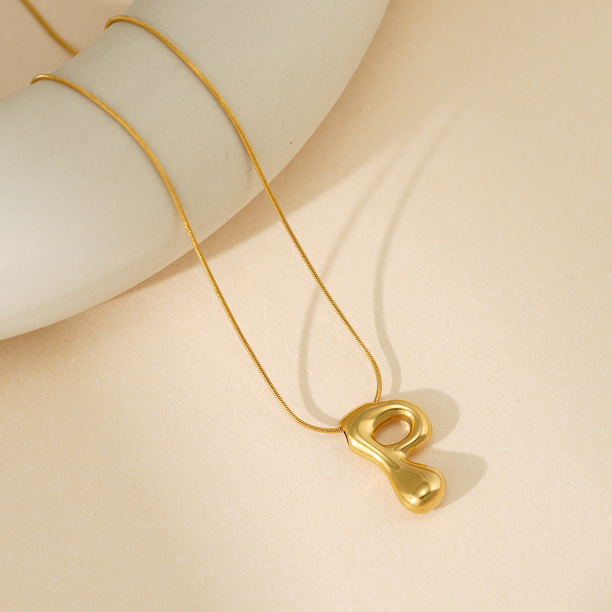 English Letter Temperament Simple Niche Necklace